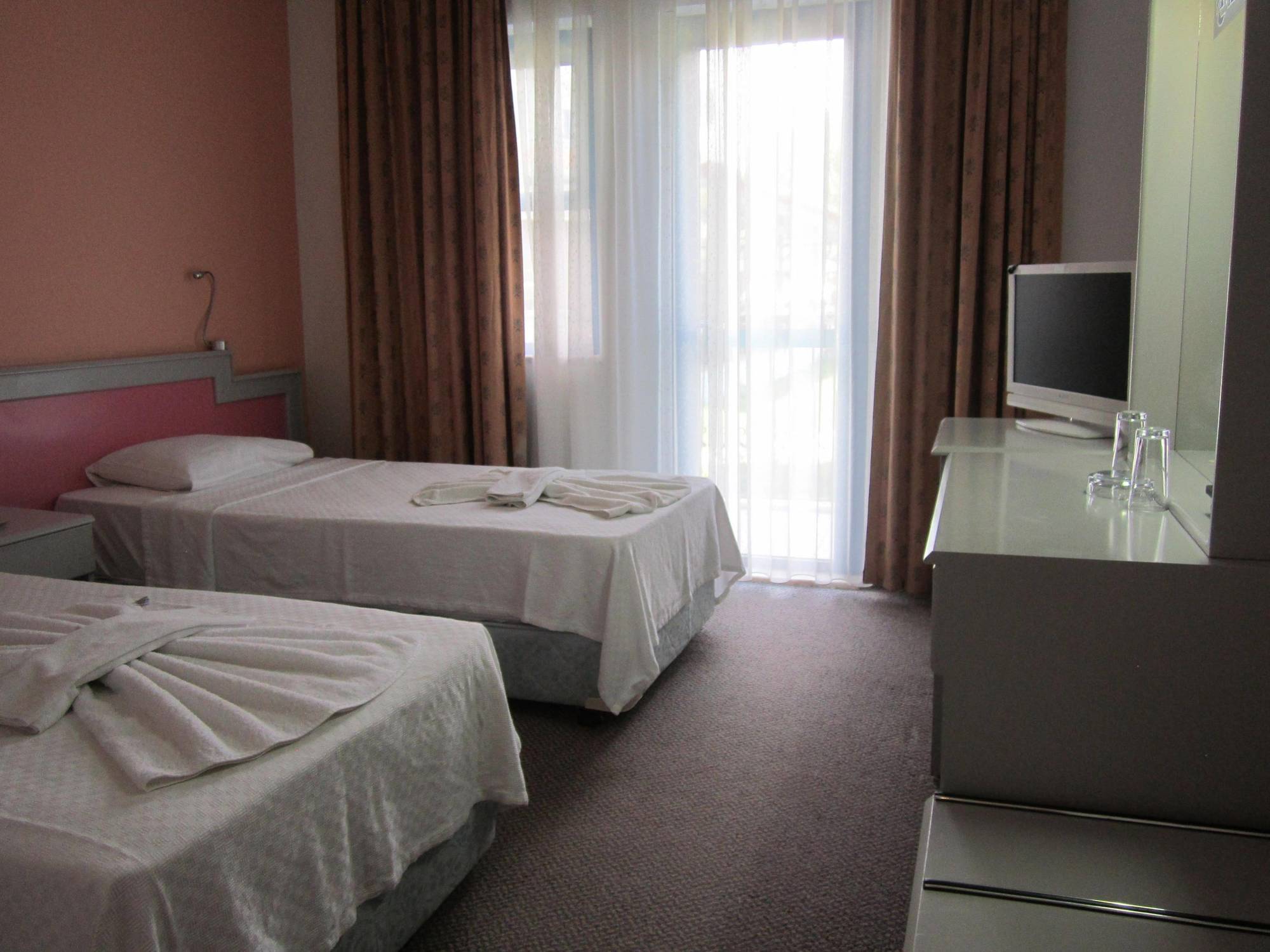 Aymes Hotel 费特希耶 外观 照片